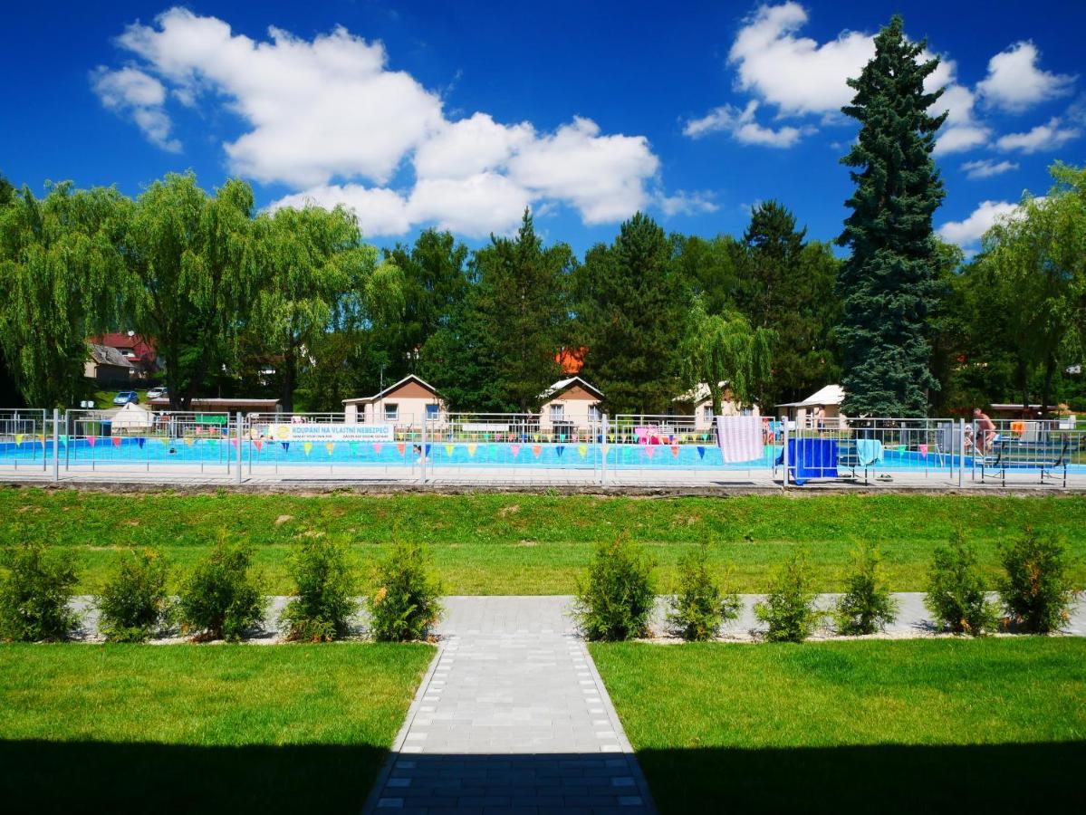 Camping Roznov Otel Rožnov pod Radhoštěm Dış mekan fotoğraf