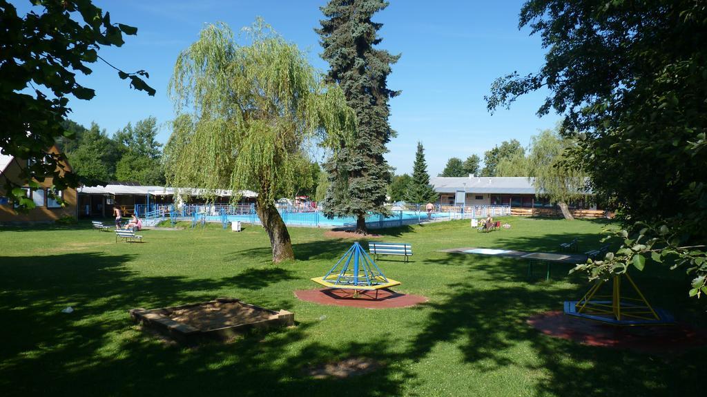 Camping Roznov Otel Rožnov pod Radhoštěm Dış mekan fotoğraf